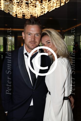 Utrecht 11 juni 2017
Gala van Wesley Sneijder in het v d Valk Hotel Utrecht. Johnny de Mol met zijn vriendin Anouk v Schie