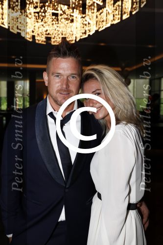 Utrecht 11 juni 2017
Gala van Wesley Sneijder in het v d Valk Hotel Utrecht. Johnny de Mol met zijn vriendin Anouk v Schie