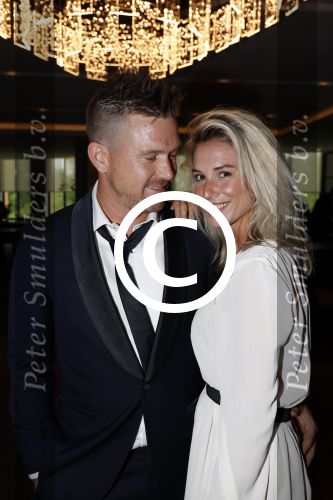 Utrecht 11 juni 2017
Gala van Wesley Sneijder in het v d Valk Hotel Utrecht. Johnny de Mol met zijn vriendin Anouk v Schie