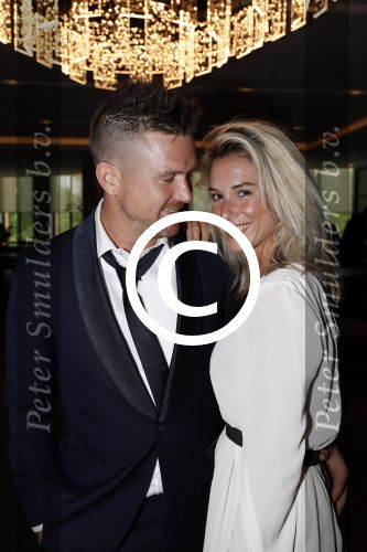 Utrecht 11 juni 2017
Gala van Wesley Sneijder in het v d Valk Hotel Utrecht. Johnny de Mol met zijn vriendin Anouk v Schie