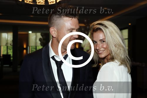 Utrecht 11 juni 2017
Gala van Wesley Sneijder in het v d Valk Hotel Utrecht. Johnny de Mol met zijn vriendin Anouk v Schie