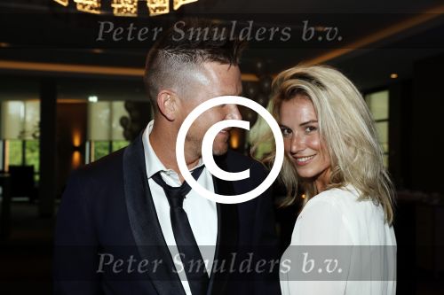 Utrecht 11 juni 2017
Gala van Wesley Sneijder in het v d Valk Hotel Utrecht. Johnny de Mol met zijn vriendin Anouk v Schie