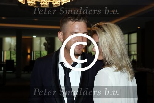 Utrecht 11 juni 2017
Gala van Wesley Sneijder in het v d Valk Hotel Utrecht. Johnny de Mol met zijn vriendin Anouk v Schie