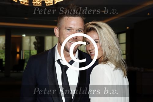 Utrecht 11 juni 2017
Gala van Wesley Sneijder in het v d Valk Hotel Utrecht. Johnny de Mol met zijn vriendin Anouk v Schie