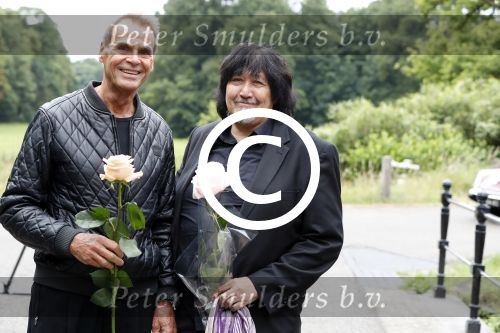 Vught 13 juni 2017
Herdenkingsdienst/ begrafenis van Sandra Reemer in kasteel Maurick. Joop Oonk en Claude Vanheye