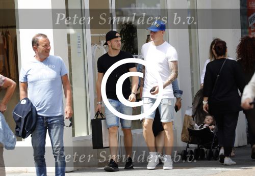 Amsterdam 31 mei 2017 
PSV spelers Jordy de Wijs en Jorrit Hendrix op de pc hooftstraat