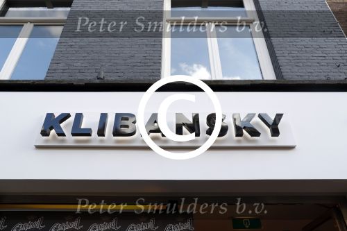 Amsterdam 16 juni 2017
Presentatie nieuwe vodka van Michiel Mol Caramol in de gallery van Joseph Klibansky op de pc hooftstraat