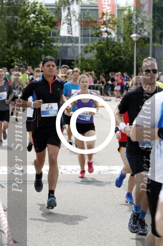 Hilversum 21 mei 2017
Bart \'s mediarun op het mediapark tbd de Bart de Graaff foundation. Aanwezig zus Miriam en moeder Marianne  van Bart de Graaff. Bridget Maasland zoon Mees , Kees Tol Howard Komproe en Jan Heemskerk lopen mee. Irene Moors presenteert het geheel.