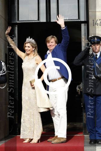 Amsterdam 23 mei 2017 
Koningin Maxima en Koning Willem Alexander komen aan bij het paleis op de dam voor diner met ambassadeurs.