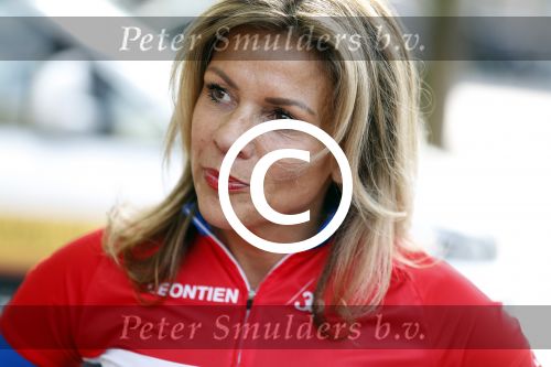 Alkmaar 17 mei 2017
Olcay Gulsen Leontie v Moorsel en Simon Keizer fiets voor de kankerbestrijding