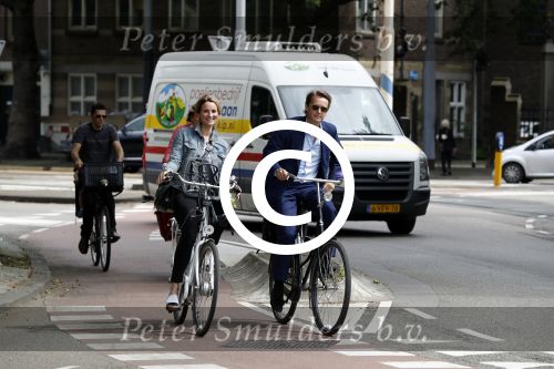 Amsterdam 31 mei 2017 
Lieke v Lexmond en haar man Bas v Veggel op de fiets in Amsterdam.