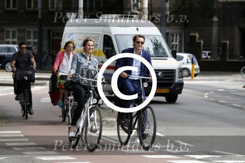 Amsterdam 31 mei 2017 
Lieke v Lexmond en haar man Bas v Veggel op de fiets in Amsterdam.