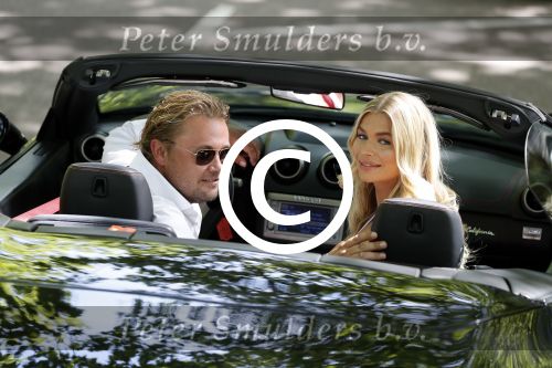 Amsterdam 1 juni 2017
Opnames videoclip Wesly Bronkhorst met model Mandy de Poel in Ferrari