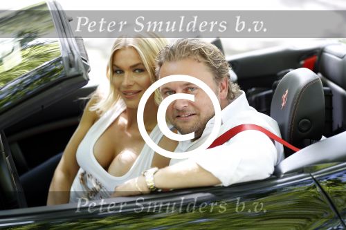 Amsterdam 1 juni 2017
Opnames videoclip Wesly Bronkhorst met model Mandy de Poel in Ferrari