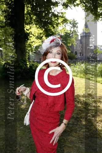 Haarzuilens 21 juni 2017
Haringparty bij kasteel de Haar. Marijke Helwegen met man