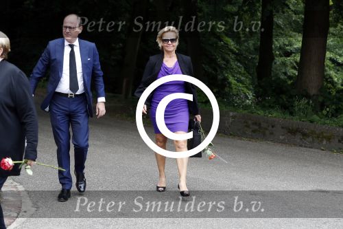 Vught 13 juni 2017
Herdenkingsdienst/ begrafenis van Sandra Reemer in kasteel Maurick. Mariska v Kolck met .....