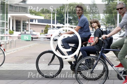 Amsterdam 29 mei 2017 
Mark v d Loo met zijn zoon op de fiets