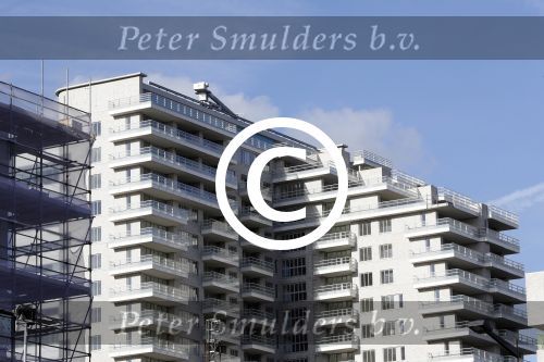 Amsterdam 16 juni 2017   
In dit complex intermezzo heeft Martin Garrix 3 appartementen gekocht