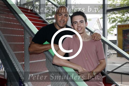 Hilversum 30 mei 2017
Boek presentatie Mental Theo ( Theo Nabuurs) in de vorstin. Theo met zoon Nick