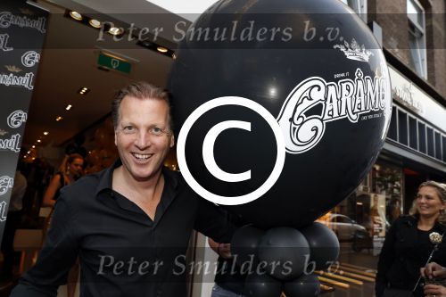 Amsterdam 16 juni 2017
Presentatie nieuwe vodka van Michiel Mol Caramol in de gallery van Joseph Klibansky op de pc hooftstraat