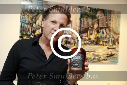 Amsterdam 16 juni 2017
Presentatie nieuwe vodka van Michiel Mol Caramol in de gallery van Joseph Klibansky op de pc hooftstraat
