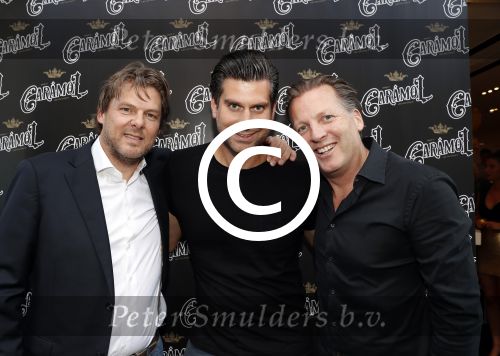 Amsterdam 16 juni 2017
Presentatie nieuwe vodka van Michiel Mol Caramol in de gallery van Joseph Klibansky op de pc hooftstraat. Michiel Mol met compagnons
