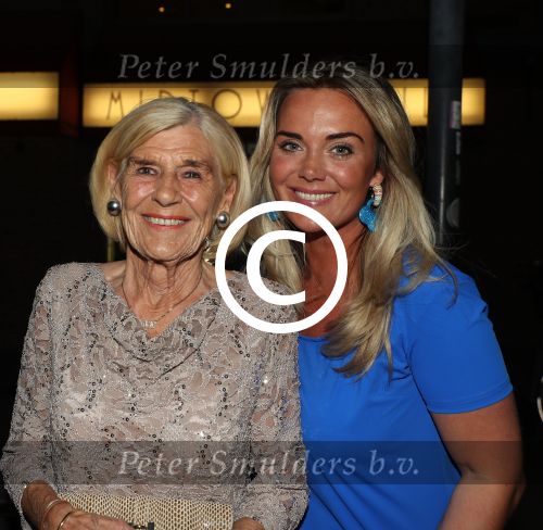 Amsterdam, 17 Mei 2017
Presentatie en Optreden Andre Hazes Jr.
Monique Hazes met haar oma