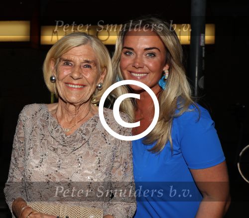 Amsterdam, 17 Mei 2017
Presentatie en Optreden Andre Hazes Jr.
Monique Hazes met haar oma