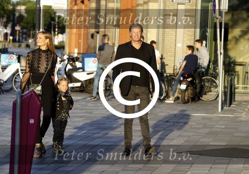 Nieuwegein 10 juni 2017
Feest voor Wesley Sneijder bij Will\'s in nieuwgein tbv het feit dat hij recordinternational voor nederland is geworden. Peter Bakker met zijn vrouw Natasha Poly en hun dochter