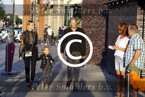 Nieuwegein 10 juni 2017
Feest voor Wesley Sneijder bij Will\'s in nieuwgein tbv het feit dat hij recordinternational voor nederland is geworden. Peter Bakker met zijn vrouw Natasha Poly en hun dochter
