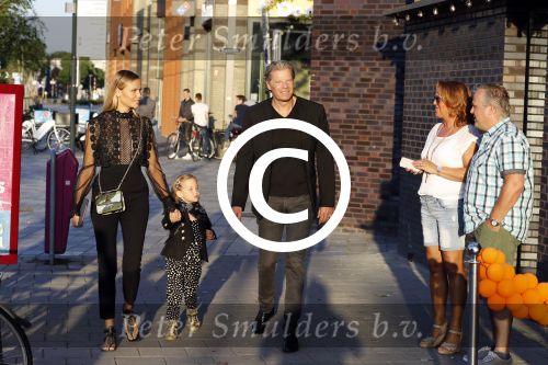 Nieuwegein 10 juni 2017
Feest voor Wesley Sneijder bij Will\'s in nieuwgein tbv het feit dat hij recordinternational voor nederland is geworden. Peter Bakker met zijn vrouw Natasha Poly en hun dochter