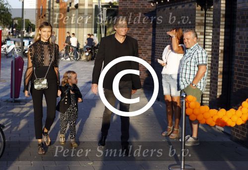 Nieuwegein 10 juni 2017
Feest voor Wesley Sneijder bij Will\'s in nieuwgein tbv het feit dat hij recordinternational voor nederland is geworden. Peter Bakker met zijn vrouw Natasha Poly en hun dochter