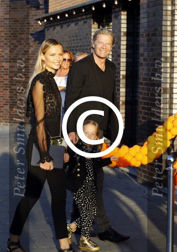 Nieuwegein 10 juni 2017
Feest voor Wesley Sneijder bij Will\'s in nieuwgein tbv het feit dat hij recordinternational voor nederland is geworden. Peter Bakker met zijn vrouw Natasha Poly en hun dochter
