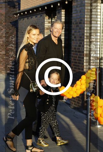 Nieuwegein 10 juni 2017
Feest voor Wesley Sneijder bij Will\'s in nieuwgein tbv het feit dat hij recordinternational voor nederland is geworden. Peter Bakker met zijn vrouw Natasha Poly en hun dochter