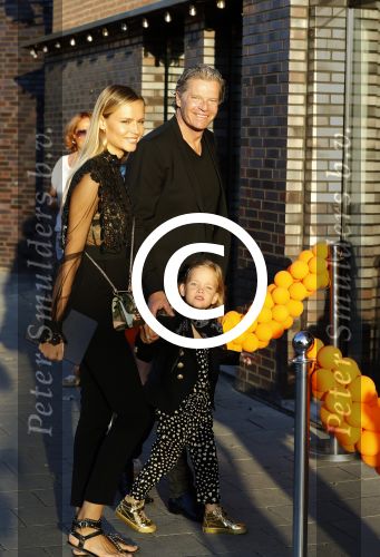 Nieuwegein 10 juni 2017
Feest voor Wesley Sneijder bij Will\'s in nieuwgein tbv het feit dat hij recordinternational voor nederland is geworden. Peter Bakker met zijn vrouw Natasha Poly en hun dochter