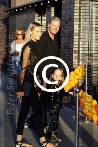 Nieuwegein 10 juni 2017
Feest voor Wesley Sneijder bij Will\'s in nieuwgein tbv het feit dat hij recordinternational voor nederland is geworden. Peter Bakker met zijn vrouw Natasha Poly en hun dochter