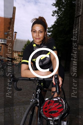 Alkmaar 17 mei 2017
Olcay Gulsen Leontie v Moorsel en Simon Keizer fiets voor de kankerbestrijding