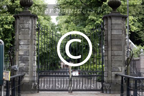 Den Haag 5 juni 2017
Paleis Huis ten Bosch wordt helemaal verbouwd. Het staat helemaal in de steigers.