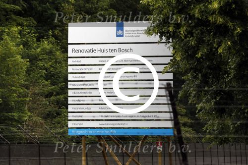 Den Haag 5 juni 2017
Paleis Huis ten Bosch wordt helemaal verbouwd. Het staat helemaal in de steigers.