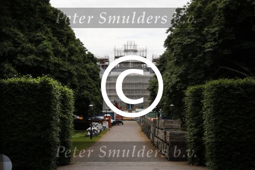 Den Haag 5 juni 2017
Paleis Huis ten Bosch wordt helemaal verbouwd. Het staat helemaal in de steigers.