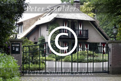 Schoorl 30 mei 2017
Naar dit huis zijn Patricia Paay en haar man Robert wezen kijken.
