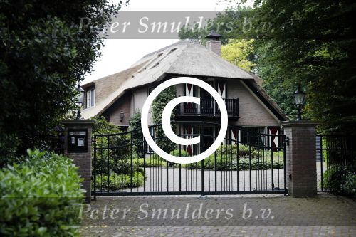 Schoorl 30 mei 2017
Naar dit huis zijn Patricia Paay en haar man Robert wezen kijken.