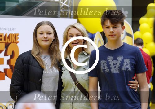 Amsterdam 17 juni 2017  
Premiere verschrikkelijke ikke in pathe arena. Pernille la Lau met kinderen