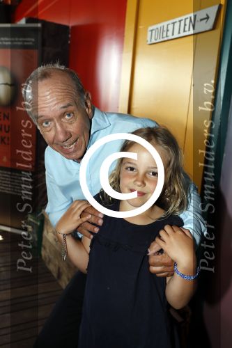 Zandvoort 1 juni 2017 
Boekpresentatie Peter Romer en zijn vrouw Anette Hock in standtent Rapa Nui . Hun kinderen waaronder Thijs en Nienke kregen het eerste boek.