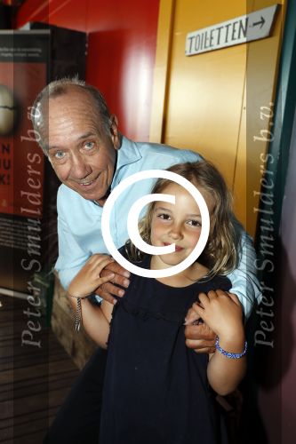 Zandvoort 1 juni 2017 
Boekpresentatie Peter Romer en zijn vrouw Anette Hock in standtent Rapa Nui . Hun kinderen waaronder Thijs en Nienke kregen het eerste boek.