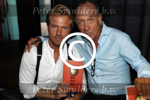 Zandvoort 1 juni 2017 
Boekpresentatie Peter Romer en zijn vrouw Anette Hock in standtent Rapa Nui . Hun kinderen waaronder Thijs en Nienke kregen het eerste boek.