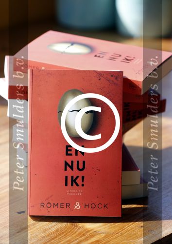 Zandvoort 1 juni 2017 
Boekpresentatie Peter Romer en zijn vrouw Anet Hock in standtent Rapa Nui . Hun kinderen waaronder Thijs en Nienke kregen het eerste boek. Het boek heet en nu ik!