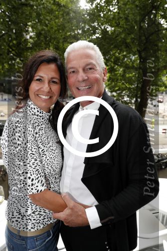 Rotterdam 16 juni 2017
Opening blushing Rotterdam van Gordon . Peter Strykes met partner Sairah.