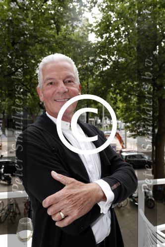 Rotterdam 16 juni 2017
Opening blushing Rotterdam van Gordon . Peter Strykes met partner Sairah.