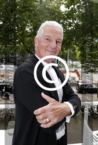 Rotterdam 16 juni 2017
Opening blushing Rotterdam van Gordon . Peter Strykes met partner Sairah.